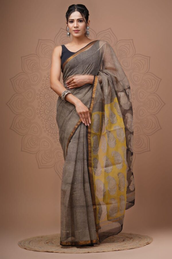 Biege Pattern Doriya Saree with Hand Block Bagru Print