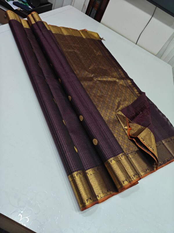 WhatsApp Image 2025-09-16 at 15.10.27 (5) Pure Black Kanchipuram Silk Bridal Saree – Handwoven with 2G Pure Zari