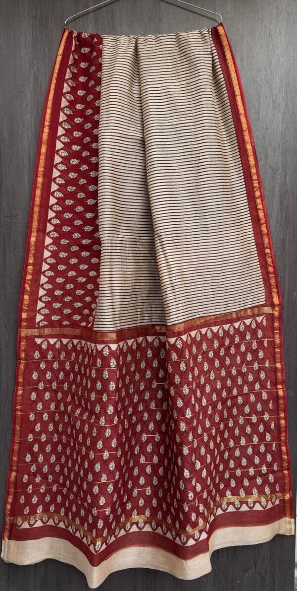 WhatsApp Image 2025-09-17 at 18.57.02_c2db006b Red Maheshwari Silk Saree