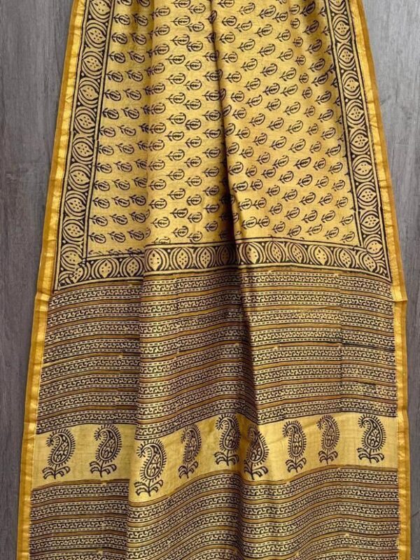 WhatsApp Image 2025-09-17 at 18.57.04_84998beb Yellow Biege Maheshwari Silk Saree
