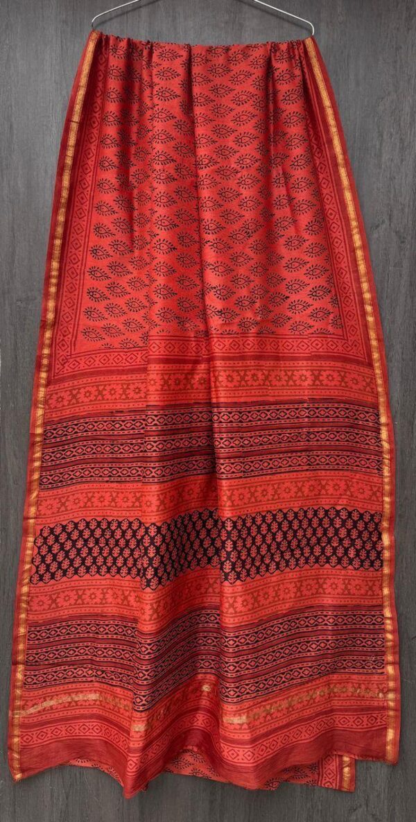 WhatsApp Image 2025-09-17 at 18.57.06_6cf51d49 Red Maheshwari Silk Saree