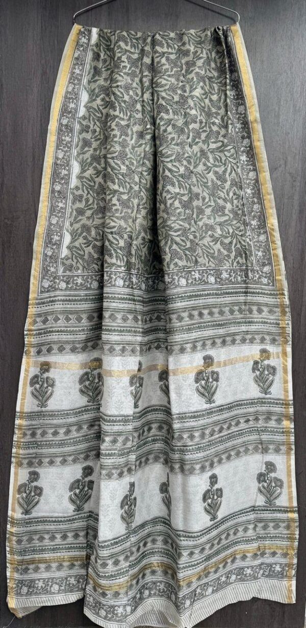 WhatsApp Image 2025-09-17 at 18.57.09_ee5dbda9 Grey strip Maheshwari Silk Saree – Natural Ajrakh Hand Block Print